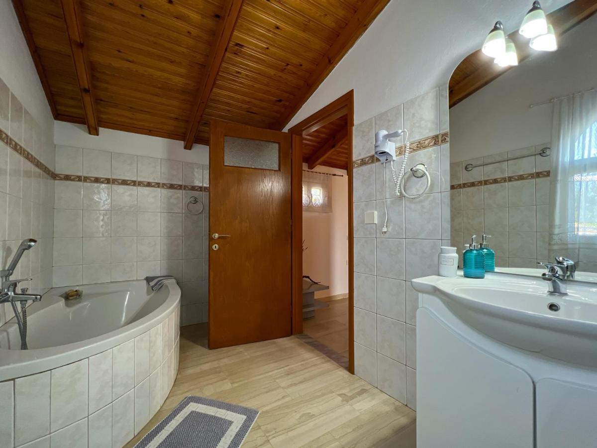 Anemone Apartment Pelekas Bagian luar foto